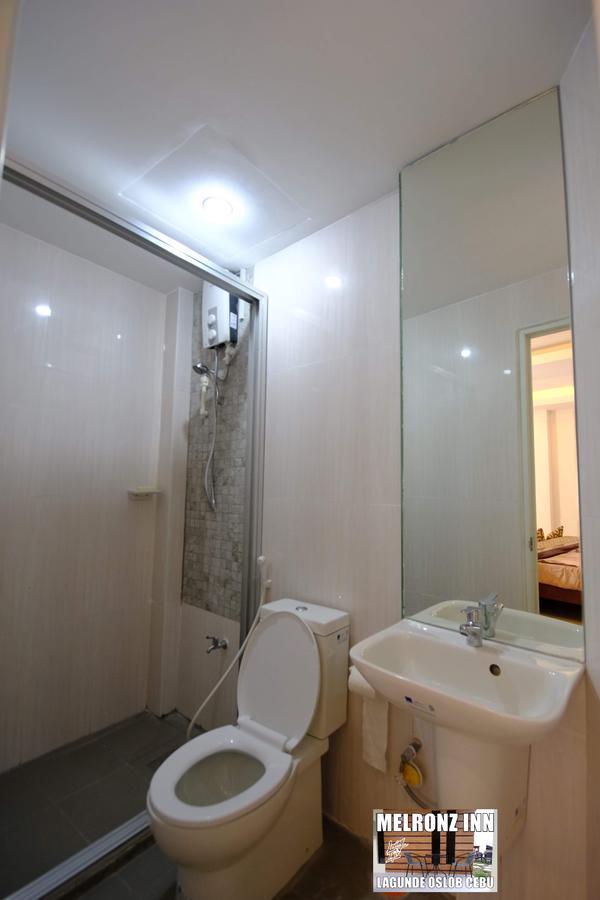 Melronz Inn Ослоб Екстер'єр фото